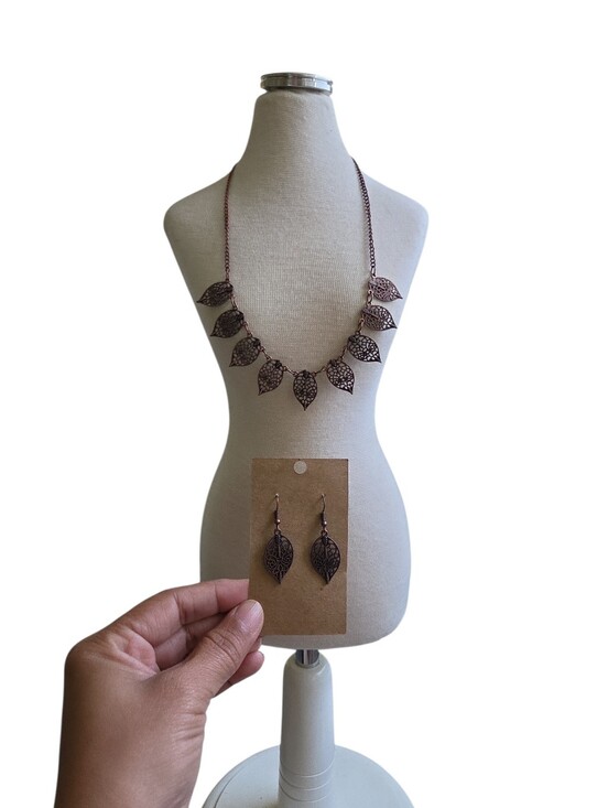 Jewelry - Leaf Filigree Necklace and Earring Set - Copper Tone